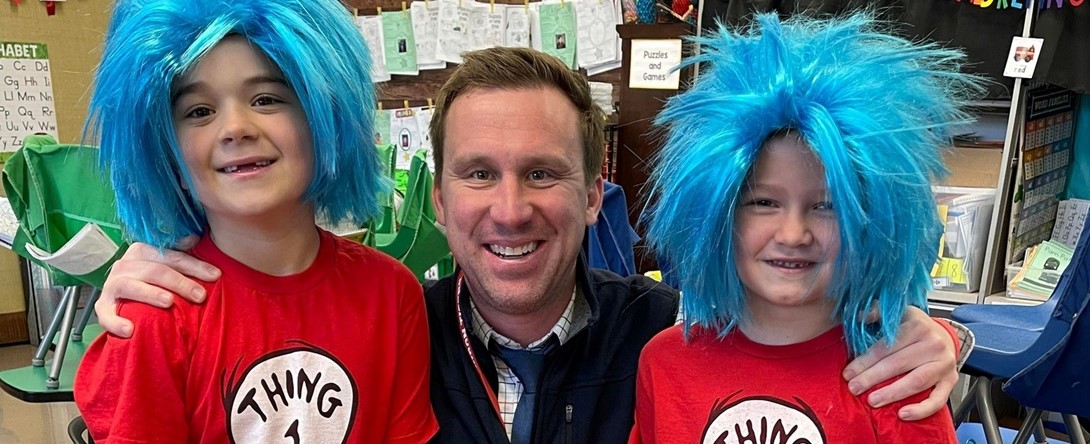 Students dressed up as Thing 1 and Thing 2