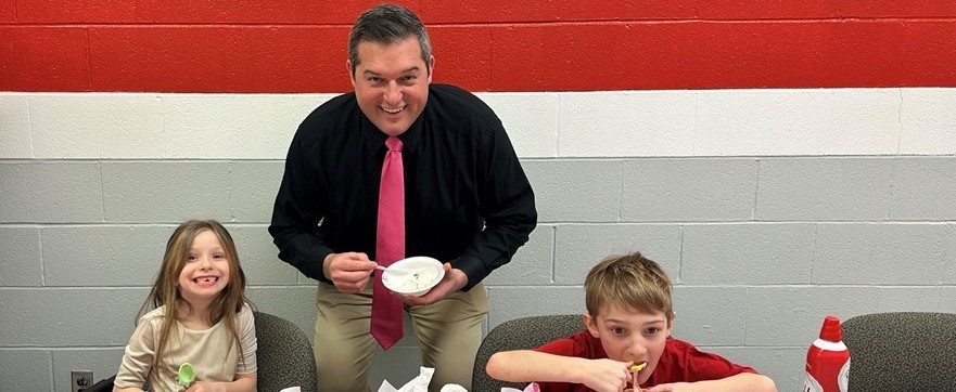Students eating ice cream 